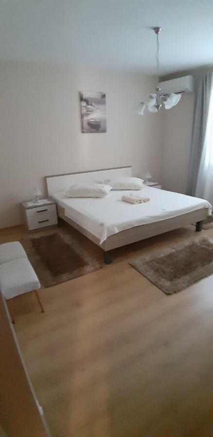 Apartment Biserka Barbat na Rabu Exterior foto